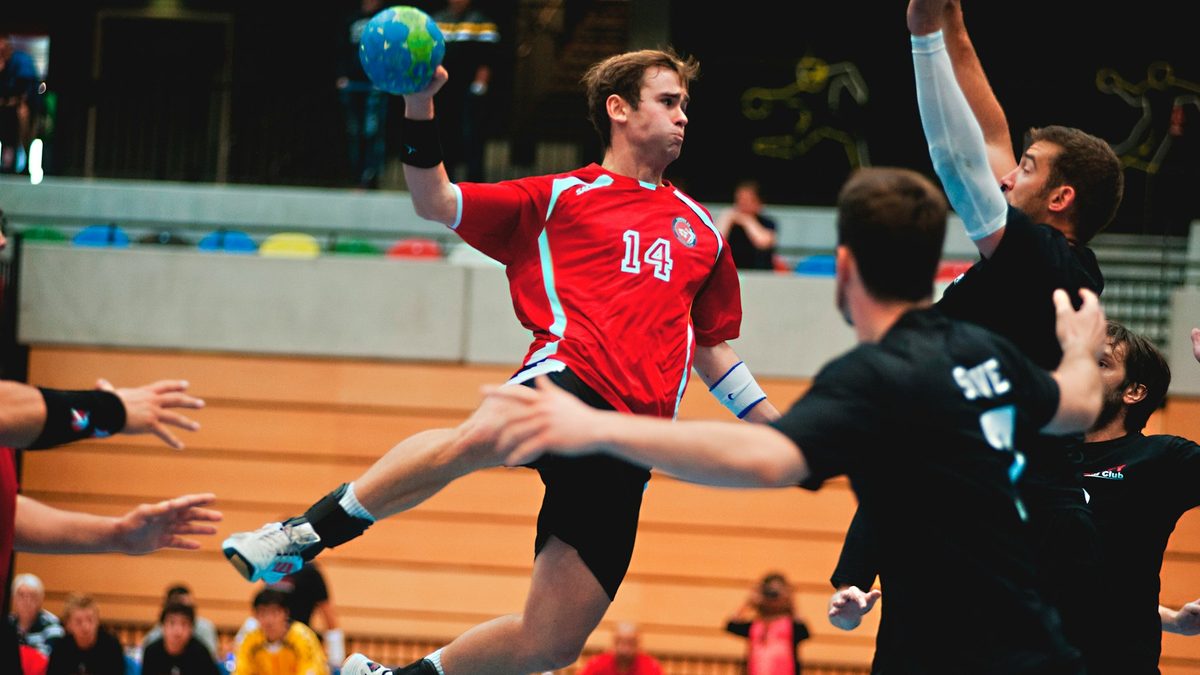 Handbaltoernooi organiseren: zaalindeling, speeltijden en poules