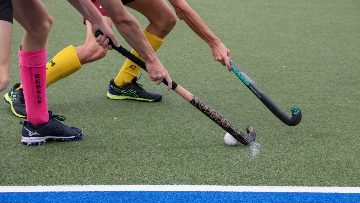 Hockeytoernooi organiseren: velden, speelrondes en doorschuifschema
